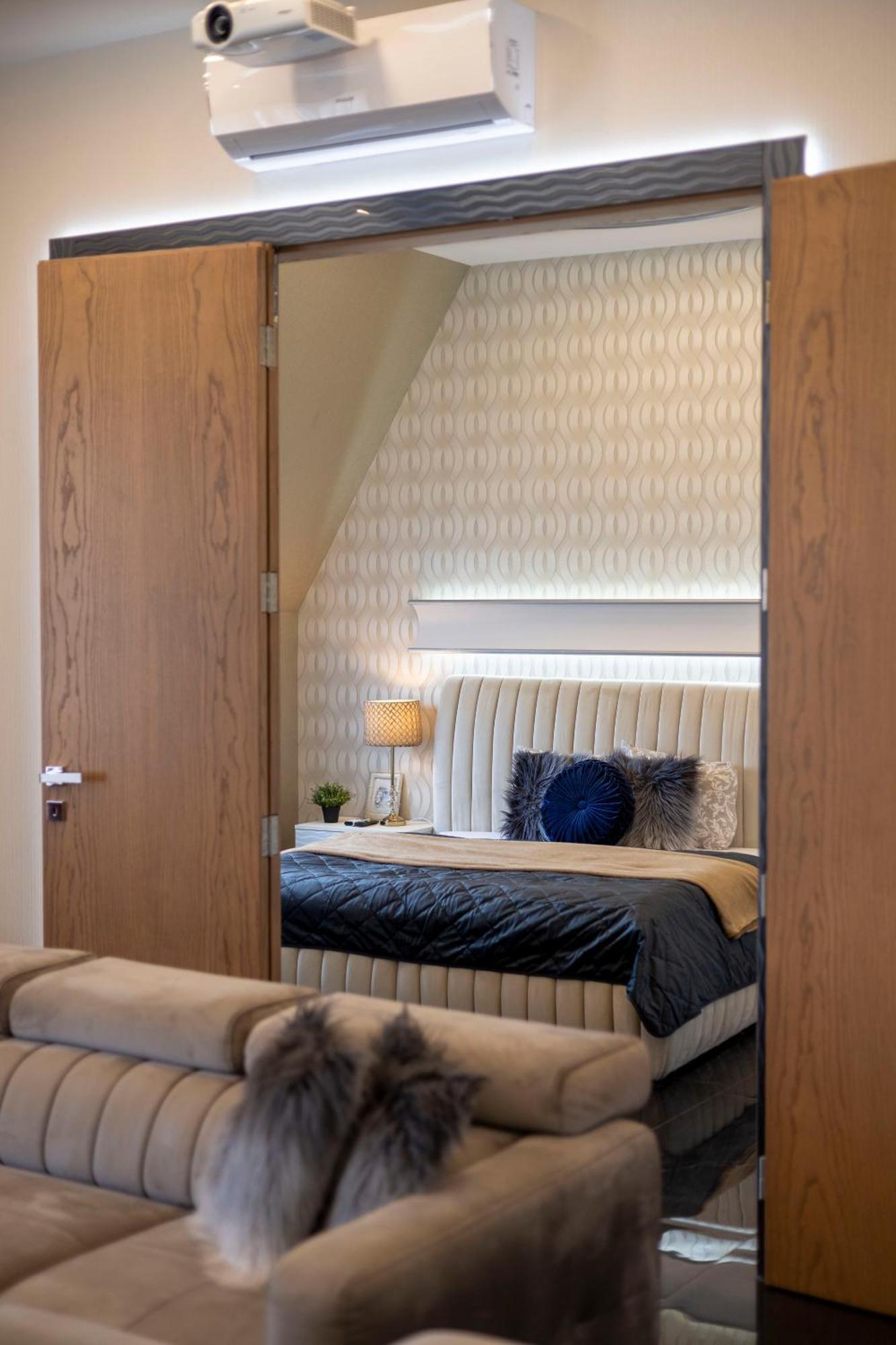Luxury Royal Central Apartment By Prestige Homes Budapest Esterno foto