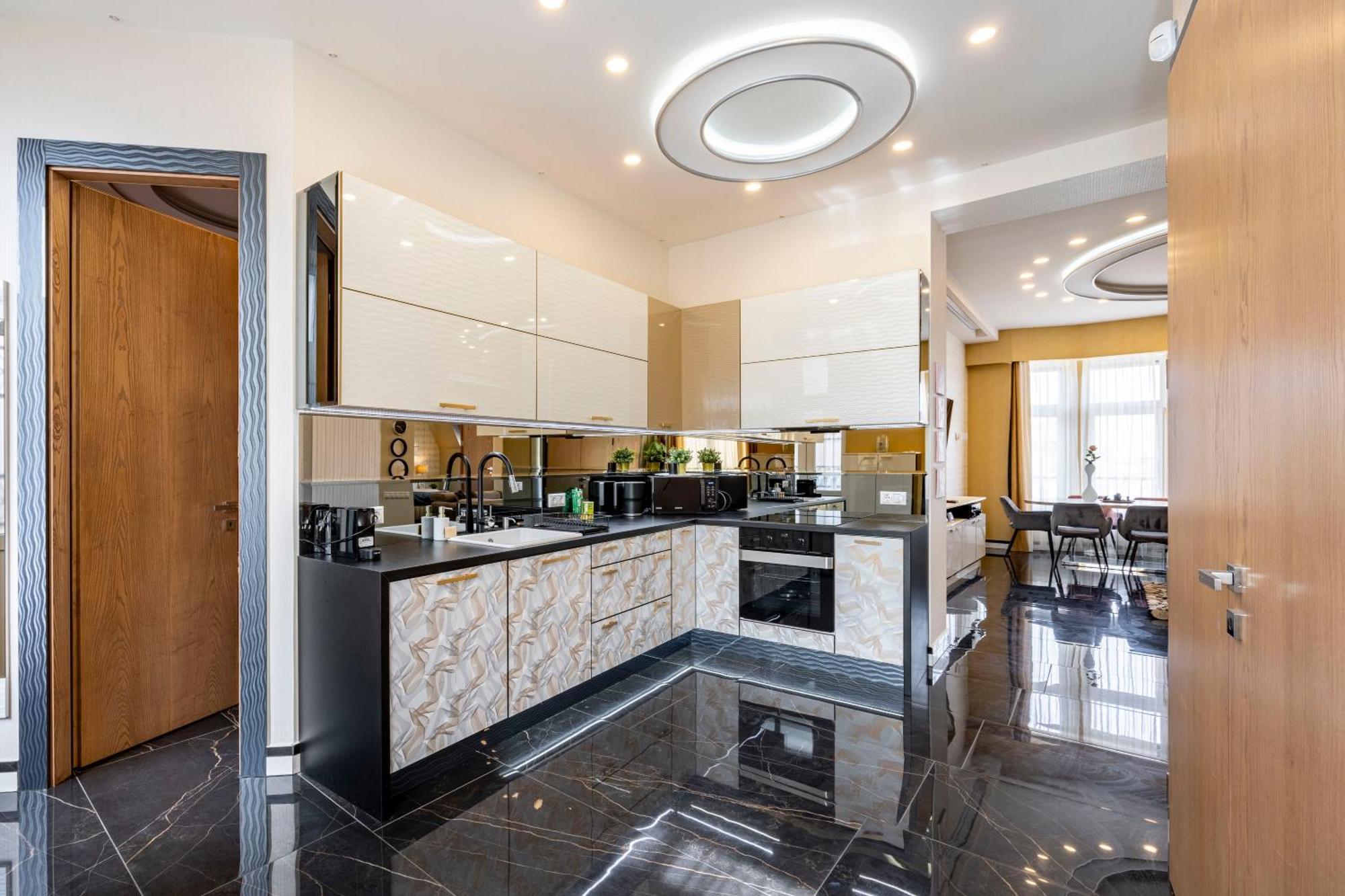Luxury Royal Central Apartment By Prestige Homes Budapest Esterno foto