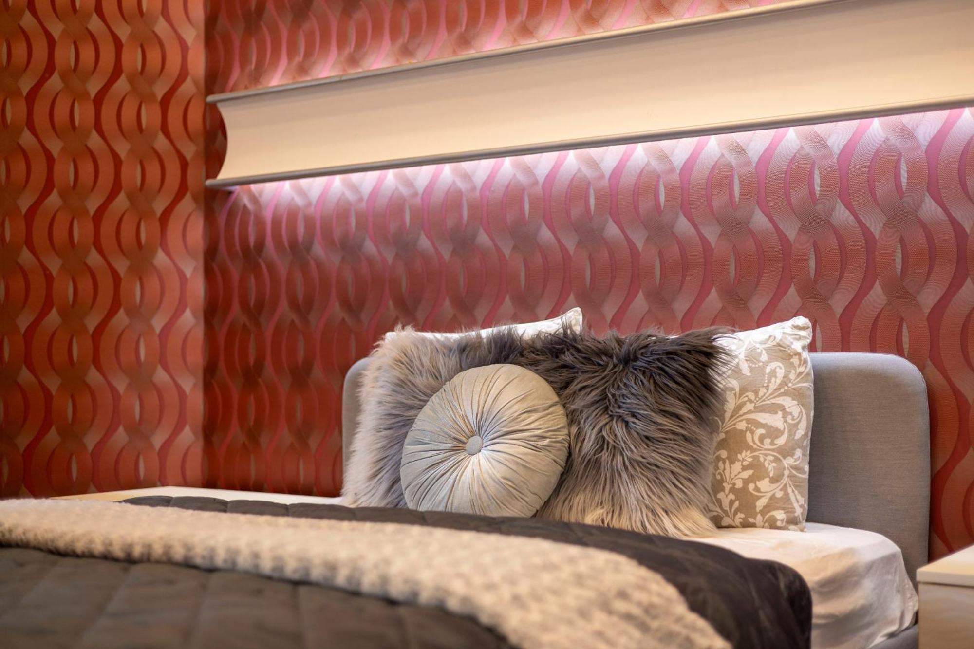 Luxury Royal Central Apartment By Prestige Homes Budapest Esterno foto